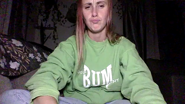 Snapshot of ClumsyLink chatting on October 25, 2025, 3:17 am ClumsyLink online show from October 25, 2025, 3:17 am