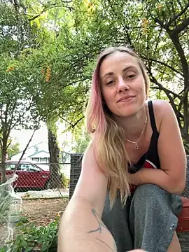 Snapshot of ClumsyLink chatting on September 27, 2025, 2:45 pm ClumsyLink online show from September 27, 2025, 2:45 pm