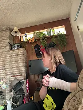 Snapshot of ClumsyLink chatting on February 7, 2026, 8:39 pm ClumsyLink online show from February 7, 2026, 8:39 pm