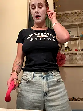 Snapshot of ClumsyLink chatting on November 1, 2025, 10:47 pm ClumsyLink online show from November 1, 2025, 10:47 pm