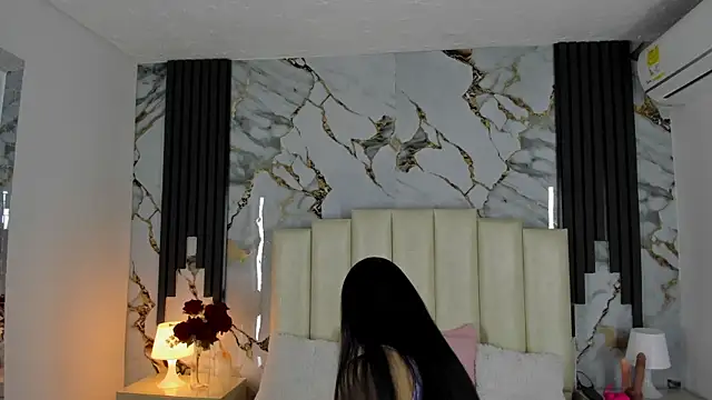 lulumars online show from February 18, 2025, 4:04 am