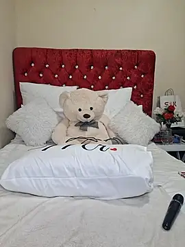 Snapshot of BoobQueenxx chatting on January 9, 2026, 2:40 am BoobQueenxx online show from January 9, 2026, 2:40 am