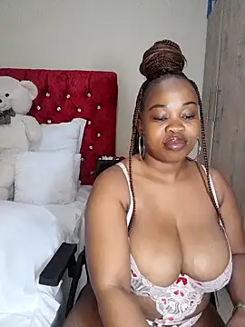 Snapshot of BoobQueenxx chatting on January 24, 2025, 2:18 am BoobQueenxx online show from January 24, 2025, 2:18 am