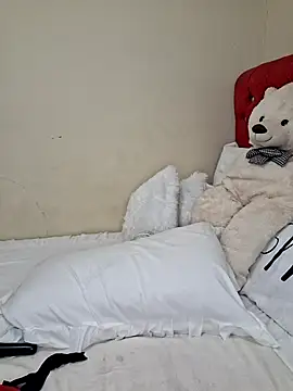 Snapshot of BoobQueenxx chatting on October 18, 2025, 2:46 am BoobQueenxx online show from October 18, 2025, 2:46 am