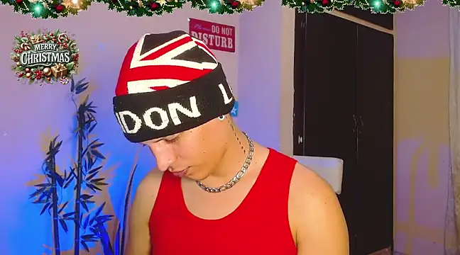 Snapshot of DavidNeill chatting on December 24, 2024, 8:38 pm DavidNeill online show from December 24, 2024, 8:38 pm