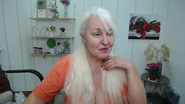 Snapshot of BlondyLeeBest chatting on March 8, 2025, 4:56 am BlondyLeeBest online show from March 8, 2025, 4:56 am