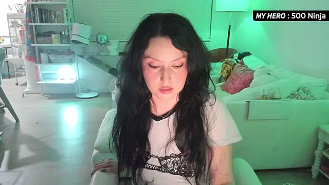 Vesaaa online show from October 15, 2025, 5:39 am