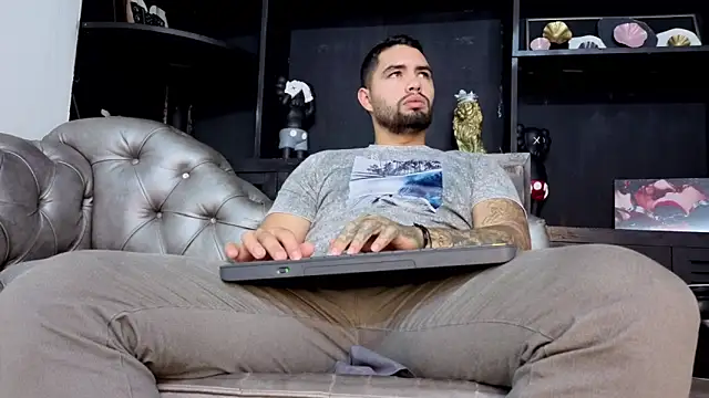 matteosantos online show from November 30, 2025, 11:33 am