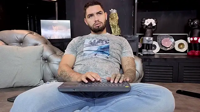 Snapshot of matteosantos chatting on October 7, 2025, 11:55 am matteosantos online show from October 7, 2025, 11:55 am