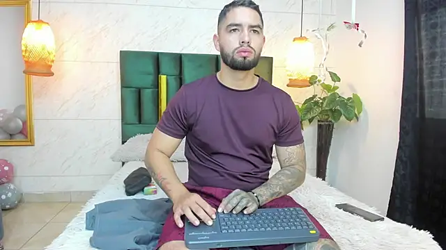 Snapshot of matteosantos chatting on October 17, 2025, 11:56 am matteosantos online show from October 17, 2025, 11:56 am