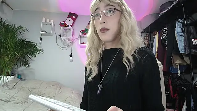 NicoleCortez online show from November 23, 2025, 1:04 am