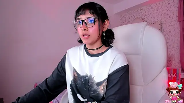 lucyycy online show from February 26, 2025, 11:52 pm