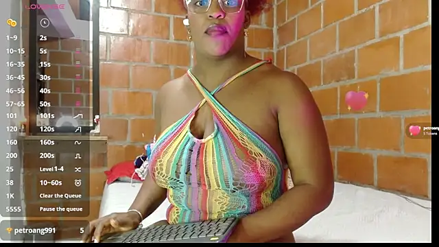 Snapshot of beatziedreams chatting on October 21, 2025, 5:23 pm beatziedreams online show from October 21, 2025, 5:23 pm