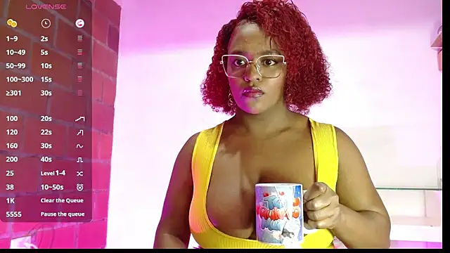 Snapshot of beatziedreams chatting on October 28, 2025, 3:00 pm beatziedreams online show from October 28, 2025, 3:00 pm