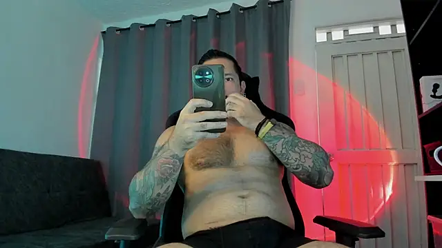 Pierre Vidal online show from November 25, 2025, 8:42 pm