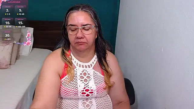 scaelettdubois online show from November 20, 2025, 2:12 am