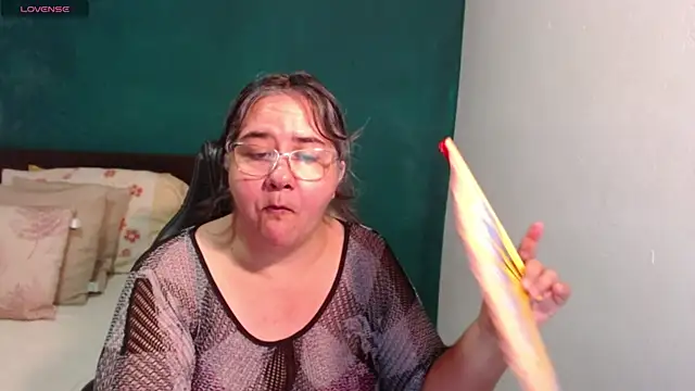Snapshot of scaelettdubois chatting on July 19, 2026, 12:41 am scaelettdubois online show from July 19, 2026, 12:41 am
