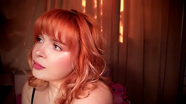 Snapshot of MayaAkashova chatting on October 5, 2025, 1:35 pm MayaAkashova online show from October 5, 2025, 1:35 pm