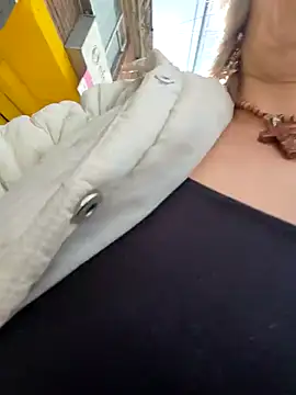 sexymarilyncolombia online show from September 26, 2025, 12:23 pm