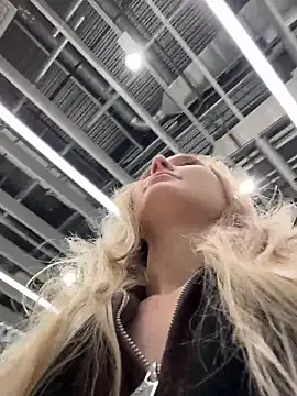 Snapshot of MariaTull chatting on October 29, 2025, 1:54 pm MariaTull online show from October 29, 2025, 1:54 pm