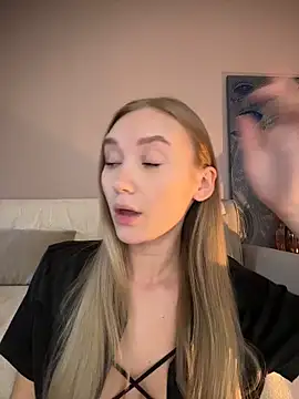 Snapshot of MariaTull chatting on October 21, 2025, 1:10 pm MariaTull online show from October 21, 2025, 1:10 pm