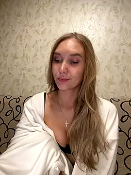 Snapshot of MariaTull chatting on October 9, 2025, 8:20 pm MariaTull online show from October 9, 2025, 8:20 pm