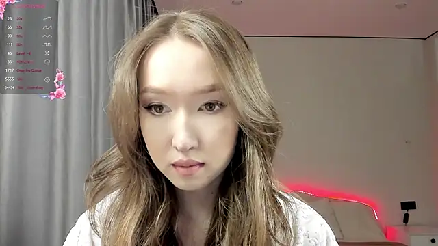  luna 022 online show from March 13, 2025, 3:39 pm