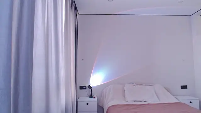  luna 022 online show from December 25, 2024, 5:05 am