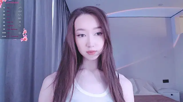  luna 022 online show from December 28, 2024, 2:22 am