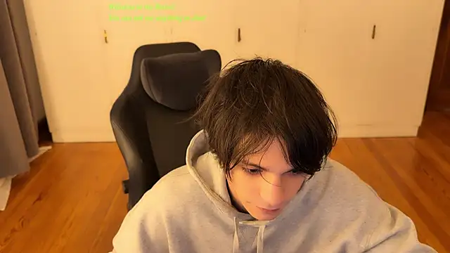 Snapshot of SasukeUhchiaa chatting on July 19, 2026, 12:57 pm SasukeUhchiaa online show from July 19, 2026, 12:57 pm