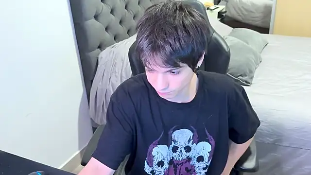 Snapshot of SasukeUhchiaa chatting on March 14, 2025, 2:10 am SasukeUhchiaa online show from March 14, 2025, 2:10 am