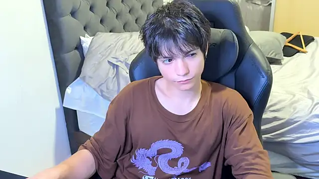 Snapshot of SasukeUhchiaa chatting on March 3, 2025, 10:42 pm SasukeUhchiaa online show from March 3, 2025, 10:42 pm