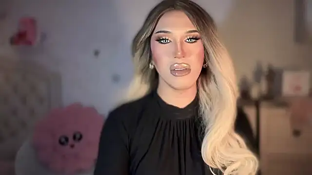 Ts glamxxxx online show from September 19, 2025, 2:04 am