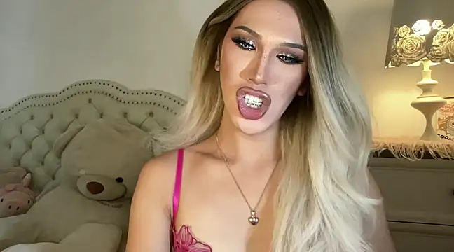 Ts glamxxxx online show from February 26, 2025, 4:41 am