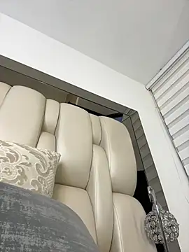 Snapshot of ALISSON_FOXXX1 chatting on October 7, 2025, 8:54 pm ALISSON FOXXX1 online show from October 7, 2025, 8:54 pm