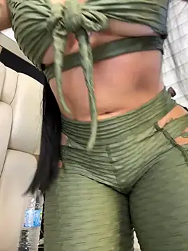 Snapshot of ALISSON_FOXXX1 chatting on September 29, 2025, 8:47 pm ALISSON FOXXX1 online show from September 29, 2025, 8:47 pm