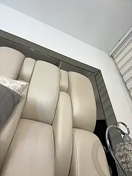 Snapshot of ALISSON_FOXXX1 chatting on October 15, 2025, 8:50 pm ALISSON FOXXX1 online show from October 15, 2025, 8:50 pm