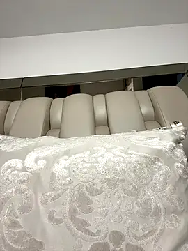 ALISSON FOXXX1 online show from December 19, 2025, 11:51 pm