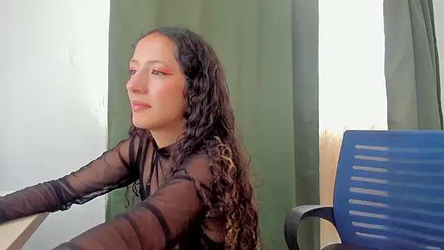 Lucia Fuster online show from July 10, 2026, 7:58 pm