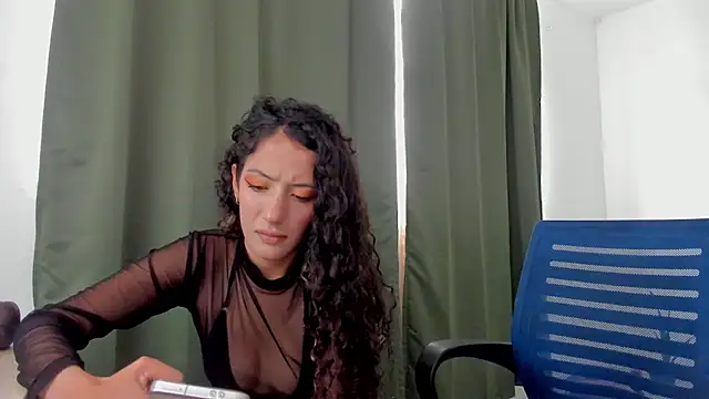 Lucia Fuster online show from July 12, 2026, 9:04 pm
