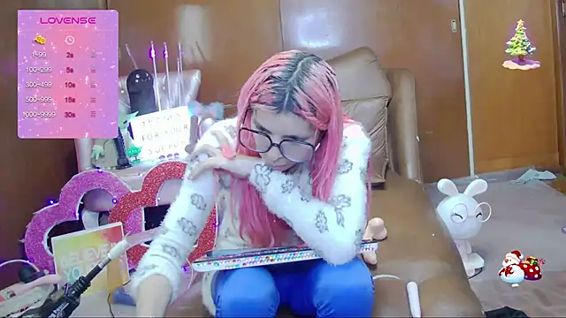 Skinygirl online show from September 13, 2025, 2:22 am