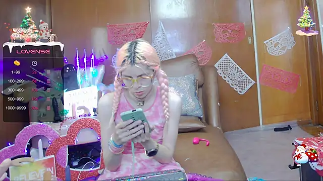 Skinygirl online show from February 14, 2025, 11:42 pm