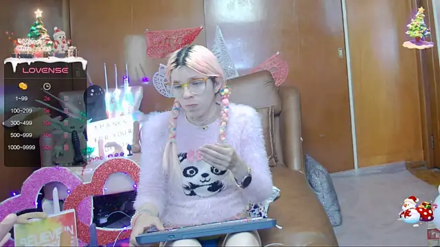 Skinygirl online show from February 27, 2025, 11:59 pm