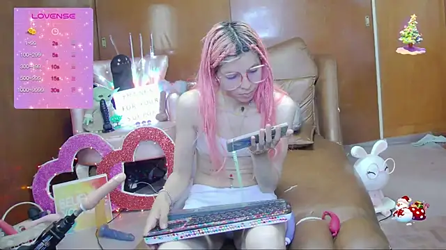 Skinygirl online show from September 27, 2025, 1:01 am