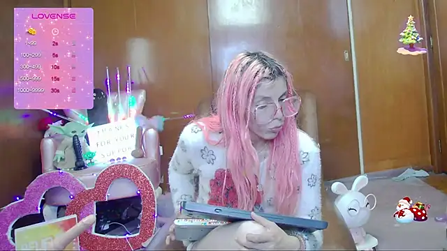 Skinygirl online show from October 2, 2025, 12:58 am