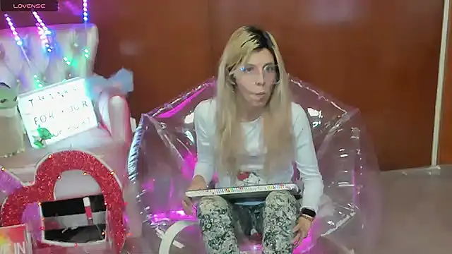 Snapshot of Skinygirl chatting on February 26, 2026, 10:21 pm Skinygirl online show from February 26, 2026, 10:21 pm