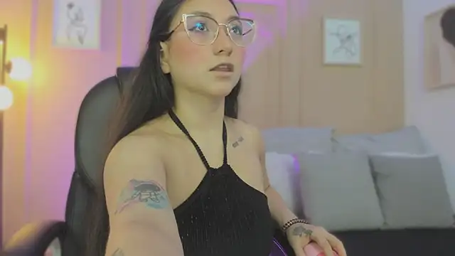 lucy neil online show from February 3, 2026, 2:32 am