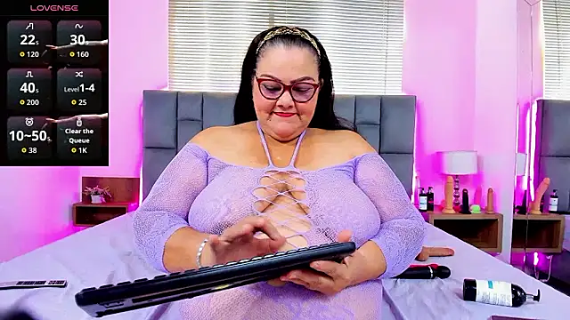 mommy cute online show from February 12, 2026, 8:30 pm