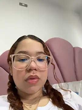Lucyklein2022 online show from July 22, 2026, 12:51 pm