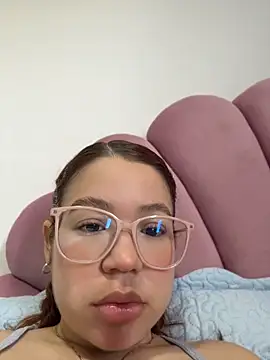 Lucyklein2022 online show from April 14, 2026, 4:01 pm